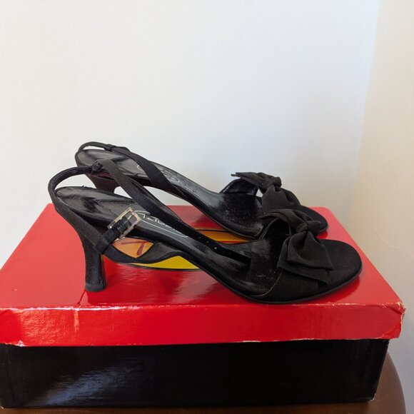 Talbots black open-toe ankle-strap sandals w/ bow — low heel Size 7 - Picture 2 of 6